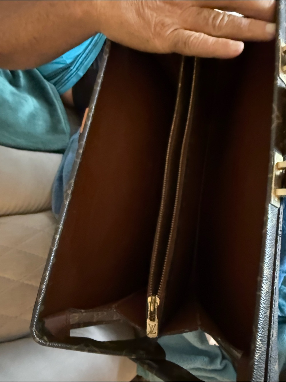 Louis Vuitton Serviette Fermeur Briefcase with Gold Hardware - Picture 8 of 8